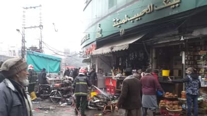 Lahore Explosion : धमाके के बाद चीखते, मदद की गुहार लगाते रहे लोग... तस्वीरें में देखें भयावह मंजर