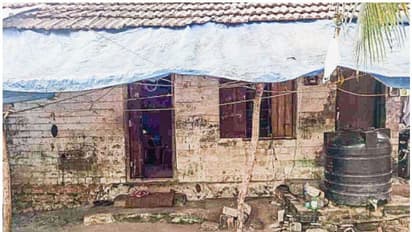 ഓരോ വണ്ടി പോകുമ്പോഴും ഇവരുടെ നെഞ്ചില് തീ; നിലംപൊത്താറായ വീട്ടില് കുടുംബത്തിന്റെ അന്തിയുറക്കം