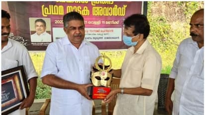 Bahrain Prathibha: പ്രതിഭ പ്രഥമ അന്തർദേശീയ നാടക അവാർഡ് മന്ത്രി സജി ചെറിയാൻ സമ്മാനിച്ചു