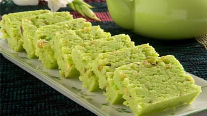 Kitchen Tips: क्या होता है gluten-free खाना, इस तरह बनाएं बिना ग्लूटेन के ये शानदार बर्फी