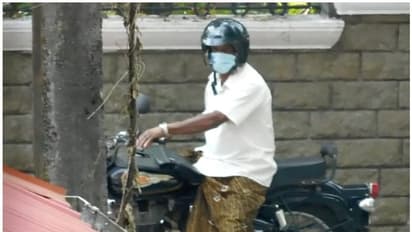 പെണ്‍കുട്ടികളുടെ ഹോസ്റ്റലിന് മുന്നില്‍ നഗ്നതാ പ്രദര്‍ശനം; മൊബൈലില്‍ പകര്‍ത്തി പെണ്‍കുട്ടികള്‍, വീഡിയോ