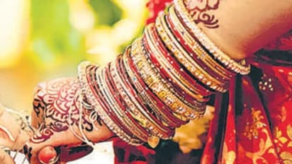 Merits Of Dowry:  పాఠ్యాంశంగా.. "వరకట్నంతో ప్ర‌యోజ‌నాలు.." తొల‌గించాలంటూ డిమాండ్లు