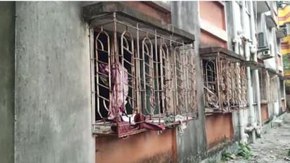 একই ঘরে বসেছিলেন মা ও ছেলে, জানলা দিয়ে ঘরে বিদ্যুৎ ঢুকে ঝলসে গেল শরীর