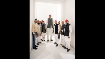 up assembly election 2022 : సమాజ్ వాదీ పార్టీలో చేరిన భారతదేశ ఎత్తైన వ్యక్తి ధర్మేంద్ర ప్రతాప్ సింగ్..