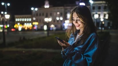 நான்கு ஆண்டுகளுக்கு பின் வளர்ச்சி - மீண்டு வரும் ஸ்மார்ட்போன் மார்கெட்