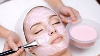 ত্বকের যত্ন ব্যবহার করুন চন্দনের কয়টি বিশেষ ফেসপ্যাক, জেনে নিন কীভাবে তৈরি করবেন 