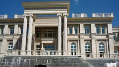 सामने आईं Vladimir Putin के सीक्रेट पैलेस की तस्वीरें, 750 करोड़ में बना है महल, देखें अंदर की तस्वीरें