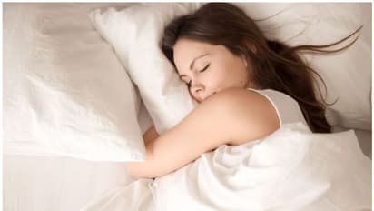 Avoiding afternoon naps to coffee: 8 tips from expert for a good night's sleep