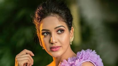 விஜய் டிவி செட்டில் காதலை சொல்லி... கல்யாணத்தையும் முடித்து கொண்ட பாவனி -அமீர்! வைரலாகும் போட்டோஸ்!