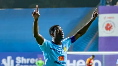 ISL 2021-22 : ഒഗ്ബെച്ചെയ്ക്ക് ഹാട്രിക്; കേരള ബ്ലാസ്റ്റേഴ്സിനെ പിന്തള്ളി ഹൈദരാബാദ് തലപ്പത്ത്