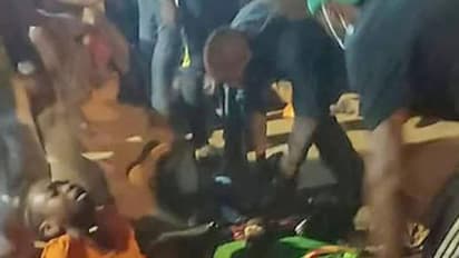 मासूम बच्चों के ऊपर से गुजर गई हजारों लोगों की भीड़, दबकर मर गए आधा दर्जन बच्चे,फुटबॉल मैच के दौरान बड़ा हादसा