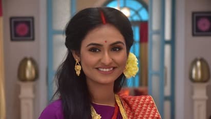 Uma Coming Episode: বাড়ি ফিরতে দেরি হচ্ছে, গাড়ির চাকা নিজেই ঠিক করলেন উমা