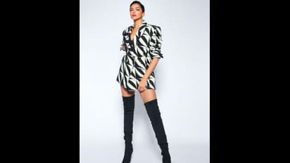 Gehraiyaan promotions: ದೀಪಿಕಾ ಧರಿಸಿದ ಮಿನಿ ಬ್ಲೇಜರ್‌ ಡ್ರೆಸ್‌ ಬೆಲೆಗೆ iMac ಕೊಳ್ಬೋದು