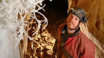 ഗുഹയ്ക്കകത്തേക്ക് വീണു, കുടുങ്ങിക്കിടന്നത് 54 മണിക്കൂര്, ഇന്ന് തന്നെ രക്ഷിച്ച അതേ സംഘത്തില് അംഗമായി യുവാവ്