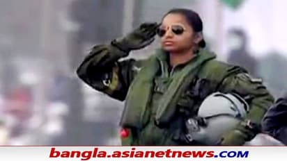 Republic Day Parade: বায়ুসেনার ট্যাবলোয় ফ্লাইট লেফটেন্যান্ট শিবাঙ্গী সিং, চিনে নিন বীরাঙ্গনাকে