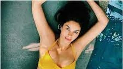 ’கலாசலா’ புகழ் மல்லிகாவை நினைவிருக்கா.. 45 வயதிலும் கோவாவில் கிளாமர் கச்சேரி..