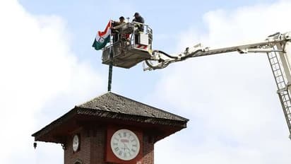 శ్రీనగర్ లాల్ చౌక్ లో ఎగిరిన త్రివర్ణ పతాకం