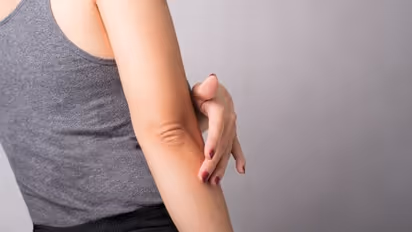 Skin Care: കൈമുട്ടിലെ കറുപ്പ് നിറം മാറാന്‍ പരീക്ഷിക്കാം ഈ എട്ട് കാര്യങ്ങള്‍...