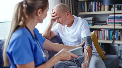 High Blood Pressure: ఈ పండ్లను తింటే బీపీ నార్మల్ అవుతుంది..