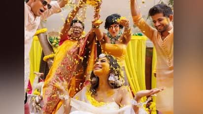 Mouni Roy Wedding : অবশেষে ঘুচল লেসবিয়ান তকমা , মৌনির বিয়েতে আবেগে ভাসলেন মন্দিরা বেদি