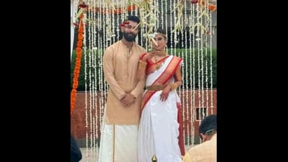 Mouni Roy Wedding: ಅಪ್ಪಟ ಕೇರಳ ಶೈಲಿ ಮದುವೆ, ಶ್ರೀಮತಿಯಾದ್ರು KGF ಬೆಡಗಿ