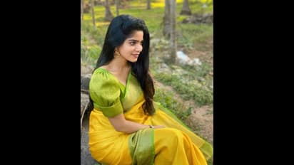 அடடா..என்னவொரு அடக்கம்..இளமஞ்சள் வண்ண சிறகில்லா தேவைதையாய் திவ்யபாரதி..