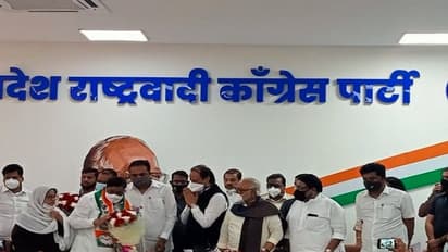 Maharashtra में Congress को बड़ा झटका, निगम चुनाव के पहले मालेगांव मेयर समेत 28 पार्षदों ने थामा NCP का दामन