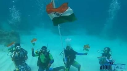 Underwater Flag Hoisting : ಲಕ್ಷದ್ವೀಪದಲ್ಲಿ ನೀರೊಳಗೆ ಧ್ವಜಾರೋಹಣ ಮಾಡಿದ ಸ್ಕೂಬಾ ಟೀಮ್!