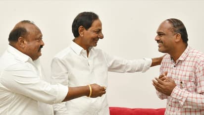 ‘‘ చాలా బాగా రాస్తున్నావ్, కీప్ రైటింగ్ ’’.. ఇగురం రచయితను గుర్తుపట్టి ప్రశంసించిన కేసీఆర్