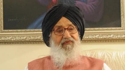 ఆస్ప్రతిలో చేరిన పంజాబ్ మాజీ ముఖ్యమంత్రి ప్రకాష్ సింగ్ బాదల్..