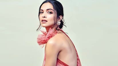 Deepika Padukone : വസ്ത്രത്തിന്റെ പേരില് ദീപിക പദുകോണിനെ അപമാനിച്ചു; മറുപടിയുമായി ദീപിക
