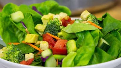 Salad for Weight Loss : വണ്ണം കുറയ്ക്കാൻ ഡയറ്റിലാണോ? ഈ സാലഡ് കഴിക്കാൻ മറക്കരുത്