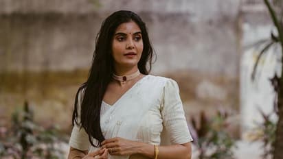 Madhuri Jain : அடங்கப்பா....சாரி கிளாமரில் எல்லை மீறும் மாதுரி ..சேலை அலப்பறையில் சிவகுமாரின் சபதம் நாயகி