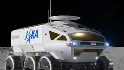 चंद्रमा और मंगल ग्रह पर लैंड करेगा Toyota Lunar Cruiser, इसकी डिजाइन को देखकर रह जाएंगे दंग