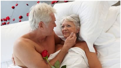 বয়স বাড়তেই যৌনতায় ভাটা, সঙ্গমে লিপ্ত হওয়ার আগে কীভাবে পাবেন চরম যৌনতৃপ্তি