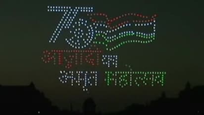 Beating The Retreat Ceremony: বিজয় চকের আকাশে রঙের খেলা, ১০ মিনিটে হাজার Drone-show