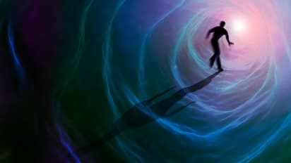 30 അടി താഴ്ചയില് വീണ് കോമയിലായി, ഒരെല്ലും ബാക്കിയില്ലാതെ ഒടിഞ്ഞു, പിന്നെ കൊവിഡും, എന്നിട്ടും മരണം തോറ്റു!