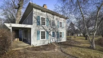 Bizarre house : ಒಂದೇ ಬಾತ್ರೂಮ್ನಲ್ಲಿ ನಾಲ್ಕು ಟಾಯ್ಲೆಟ್ ಇರೋ ಈ ಮನೆಯ ವಿಶೇಷಗಳೇನು ಗೊತ್ತಾ?