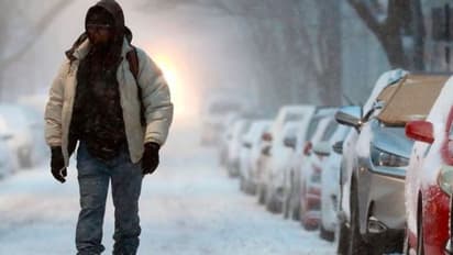 अमेरिका में बम चक्रवात का कहर: कई राज्यों में इमरजेंसी घोषित, 4500 से अधिक फ्लाइट कैंसिल, 7 करोड़ लोग प्रभावित