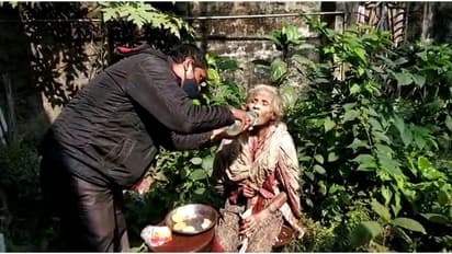 রবিনসন স্ট্রিটের ছায়া হাওড়ায়, ১০ দিন ধরে মেয়ের মৃতদেহ আগলে মা