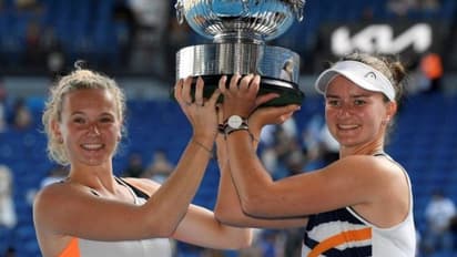 Australia Open: టోక్యో విజేతలు క్రెజికోవా-సినికోవాలదే ఉమెన్స్ డబుల్స్ టైటిల్.. నాలుగో గ్రాండ్ స్లామ్ కైవసం..