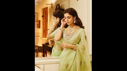 அதிக படங்களில் கமிட்டான  டாப் 5 நாயகிகள்..முதல் இடம் யாருக்கு தெரியுமா?