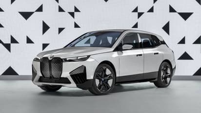 ஆப் மூலம் மாத்திடலாம் - நிறம் மாறும் கார் அறிமுகம் செய்த பி.எம்.டபிள்யூ.