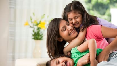 নামের অদ্যক্ষর যদি এগুলি হয়, সেই মেয়েরা তাদের পরিবারের মুখ উজ্জ্বল করে