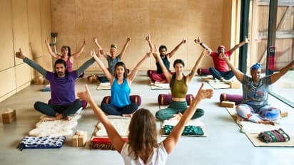 নিয়মিত যোগাভ্যাস মুক্তি দেবে পাকা চুলের সমস্যা থেকে, রইল ৫টি আসনের হদিশ