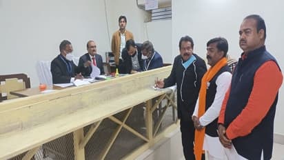 यूपी चुनाव: अखिलेश यादव के खिलाफ करहल विधानसभा सीट से बीजेपी ने एसपी सिंह बघेल को बनाया उम्मीदवार