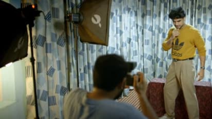 Minnal Murali : 'കുഗ്രാമമേ കണ്ടോളൂ ', ഇതാ 'മിന്നല് മുരളി'യിലെ ' ടൊവിനൊയുടെ ഇൻട്രോ ഗാനം