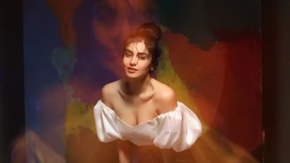 முக்கால் பாகம் சட்டையை இறக்கி விட்டு... ஆதா ஷர்மாவின் கிளாமர் அலப்பறைகள்..ஆனால் இது சட்டை தானா?..