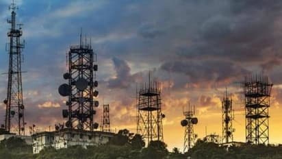 Budget 2022 : 5G :5ஜி அலைகற்றை ஏலம்.. வீட்டிலே குடிநீர் இணைப்பு திட்டத்திற்கு 60,000 கோடி ரூபாய் ஒதுக்கீடு..