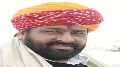 यूपी चुनाव में आचार संहिता का उल्लघंन करना पड़ा भारी, सपा प्रत्याशी मुखिया गुर्जर पर दर्ज हुआ तीसरा मुकदमा